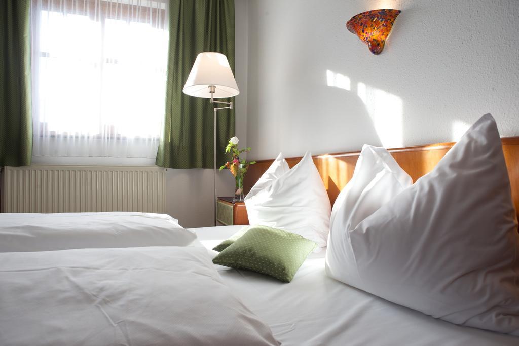 Hotel Zillners Einkehr *** Altheim Szoba fotó